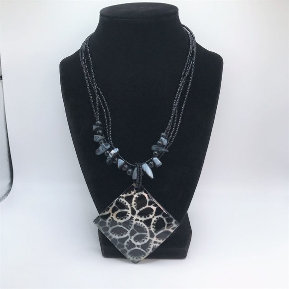 Necklace Bracelet Mother of Pearl Black Set Lot Multistrand Beaded Carved Flower - Picture 5 of 10